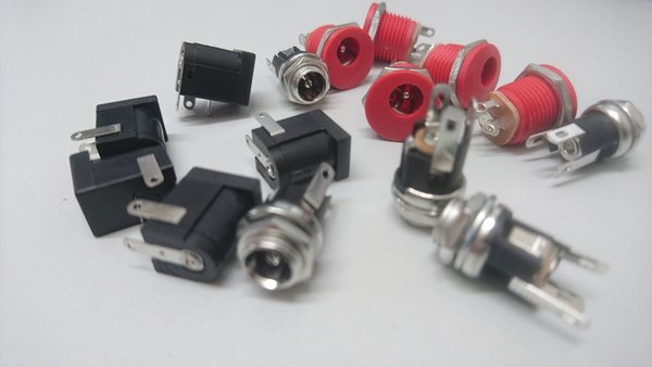 DC Power Jacks 1.4mm, 2.1mm, 2.5mm und DC Power Plugs (DC Buchsen und Stecker)